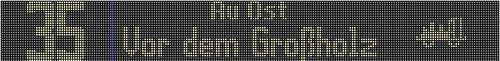 Ein elektronisches Anzeigetableau mit gelber Schrift auf schwarzem Hintergrund. Es zeigt die Zahl "35" sowie den Text "von Ost" und "Vor dem Großholz".