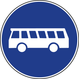 Ein blauer Verkehrsschild mit einem weißen Symbol eines Busses.