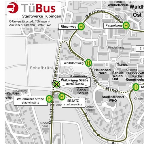 Eine Karte zeigt die Umleitung für die Buslinie 3 in Tübingen während des Nikolauslaufs. Die Karte enthält Haltestellen wie Ulmenweg, Pappelweg, Erlenweg, Weißdornweg und Waldhäuser Straße. Die Haltestelle Waldhäuser Straße ist sowohl für Fahrten stadteinwärts als auch stadtauswärts gekennzeichnet, während die Haltestelle mit der Aufschrift "ERSATZ" ebenfalls für Fahrten stadtauswärts ausgewiesen ist. Die Route verläuft um die Innenstadt, die auf der Karte kurz umrissen ist.